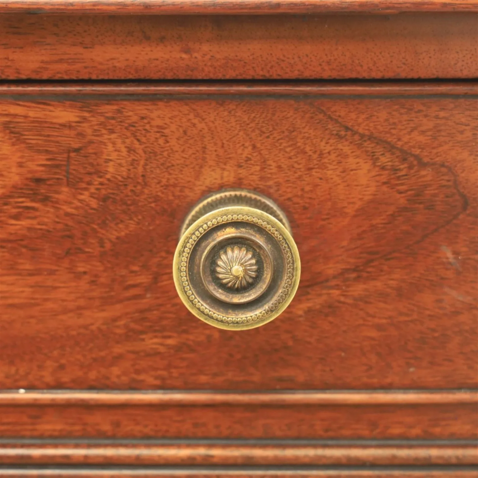 Regency English mahogany dressing table, stamped Gillow, early 19th century; rectangular top with three-quarter gallery above a frieze drawer with twin brass knobs; raised on turned and reeded supports thumbnail 8