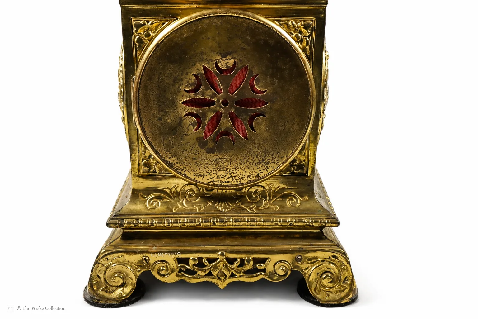 Early 20th-century Neoclassical brass mantel clock with white enamel dial, French timepiece movement and recoil anchor escapement; case crowned by lyre finial, trailing garlands and wreaths, on scroll feet thumbnail 6
