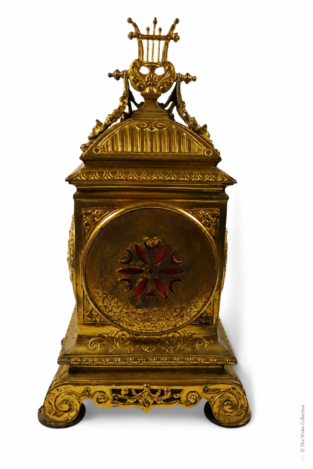 Early 20th-century Neoclassical brass mantel clock with white enamel dial, French timepiece movement and recoil anchor escapement; case crowned by lyre finial, trailing garlands and wreaths, on scroll feet thumbnail 7