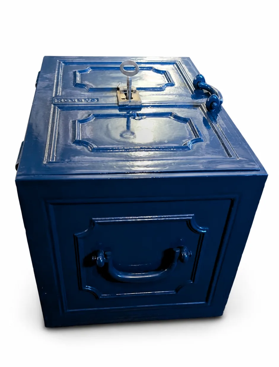 Victorian cast-iron strongbox by the Carron Company, Scotland, late 19th century, retaining its original brass lock and key thumbnail 3