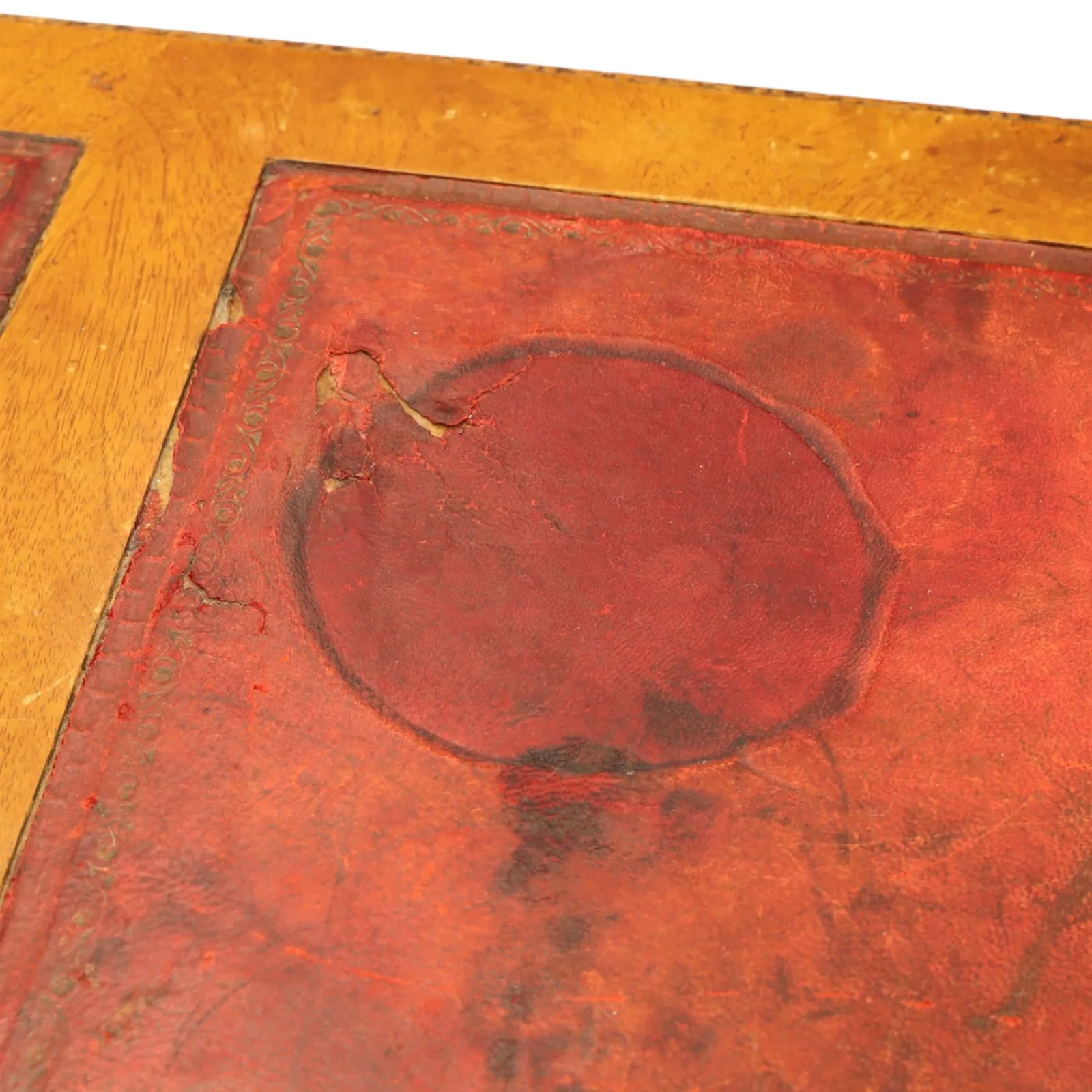 Early 20th-century Queen Anne Revival figured-walnut desk with triple inset leather writing surfaces, five drawers, and graceful proportions thumbnail 6